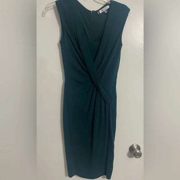 Jennifer Lopez Green bodycon Dress - Picture 2 of 4